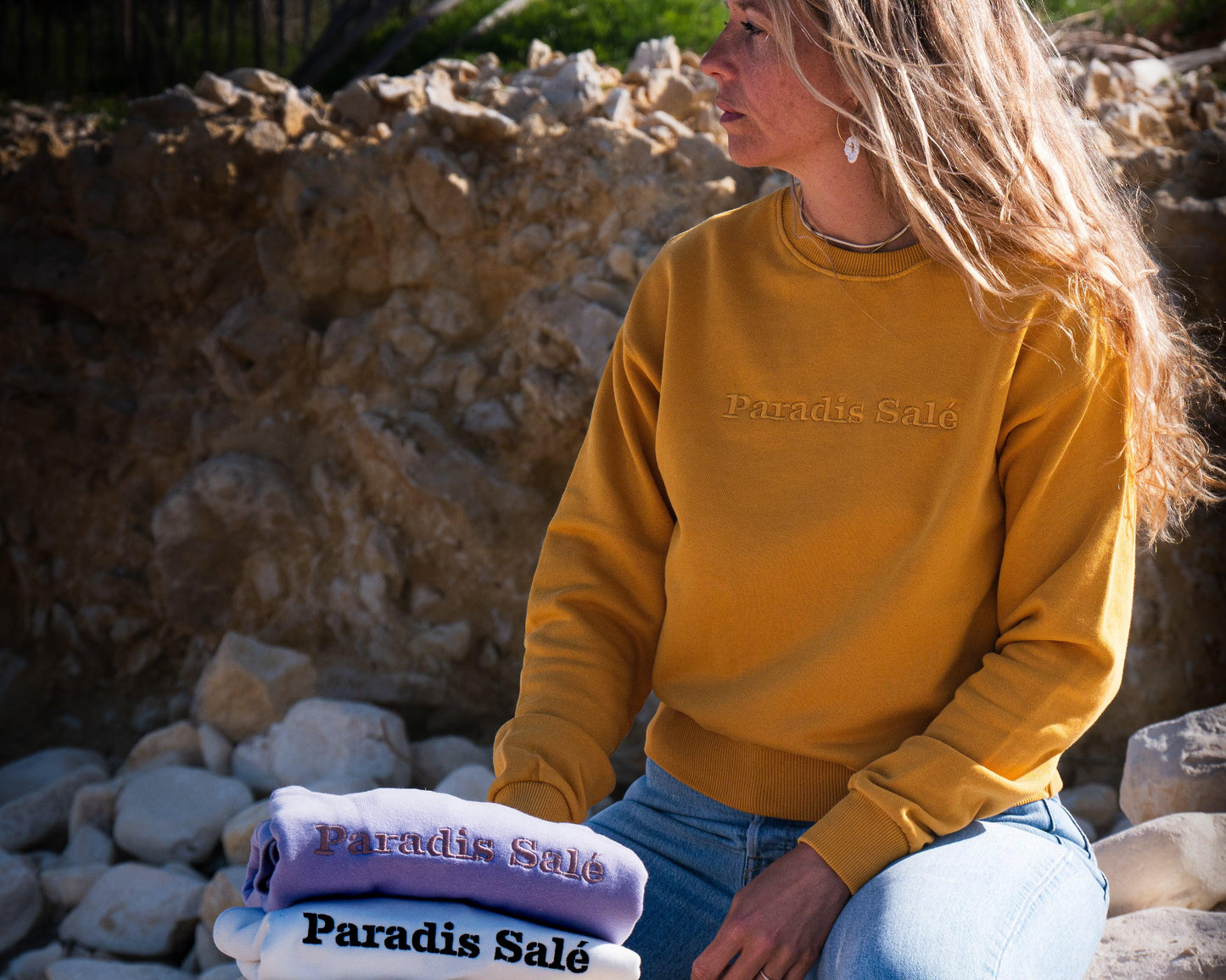 Pull femme col rond BASIC jaune broderie Paradis Salé - Paradis Salé